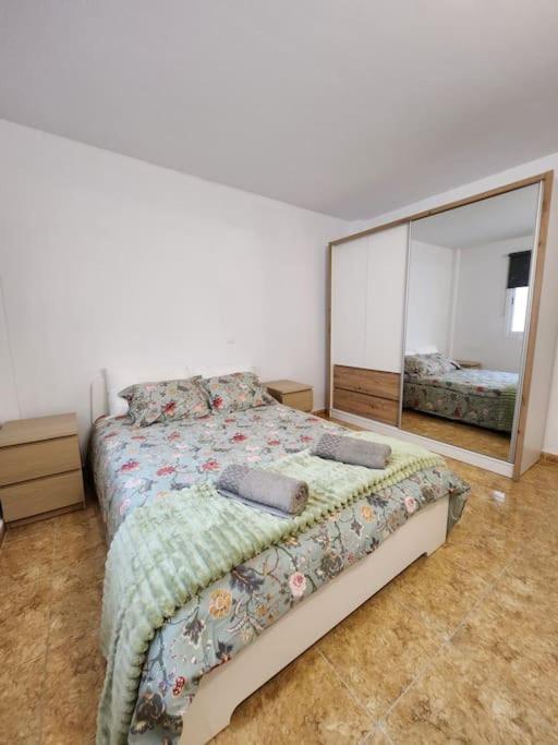 Апартаменты Lujoso Apartamento Vacacional Каррисаль Экстерьер фото